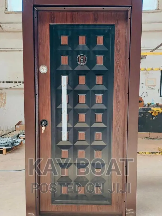 Astute Classic Door · Photo 1