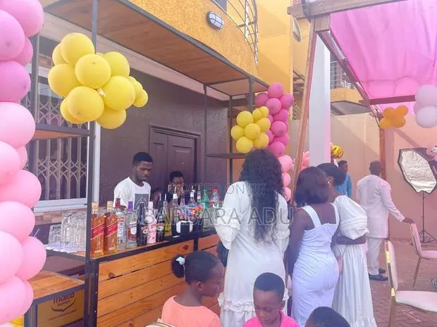 Movable Wooden Bar for Sale - Events, Restaurants and Businesses · Photo 1