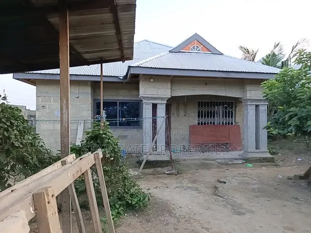 4bdrm House in Ejisu-Juaben Municipal for sale · Photo 1