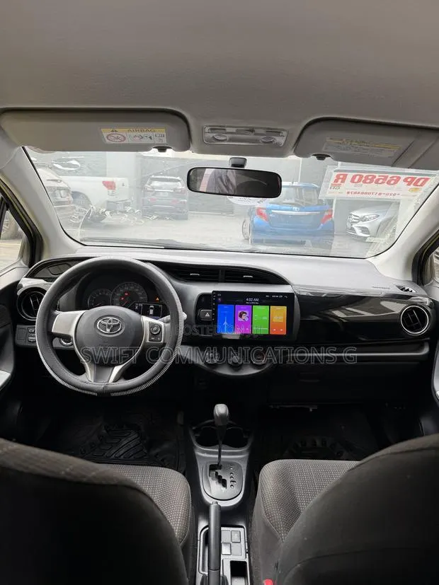 Toyota Vitz 1.3 FWD 5dr 2015 Yellow · Photo 1