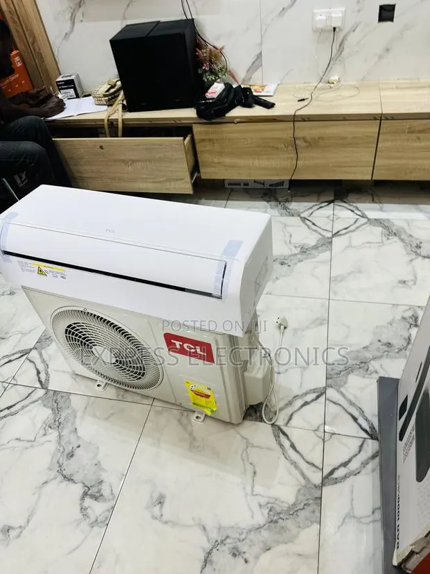 Spectacular Performance Split White Air Conditioner TCL 1.5hp · Photo 1