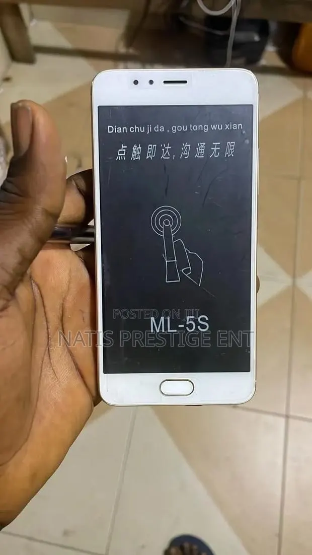 Xiaomi Mi Note 3 64 GB Silver · Photo 1