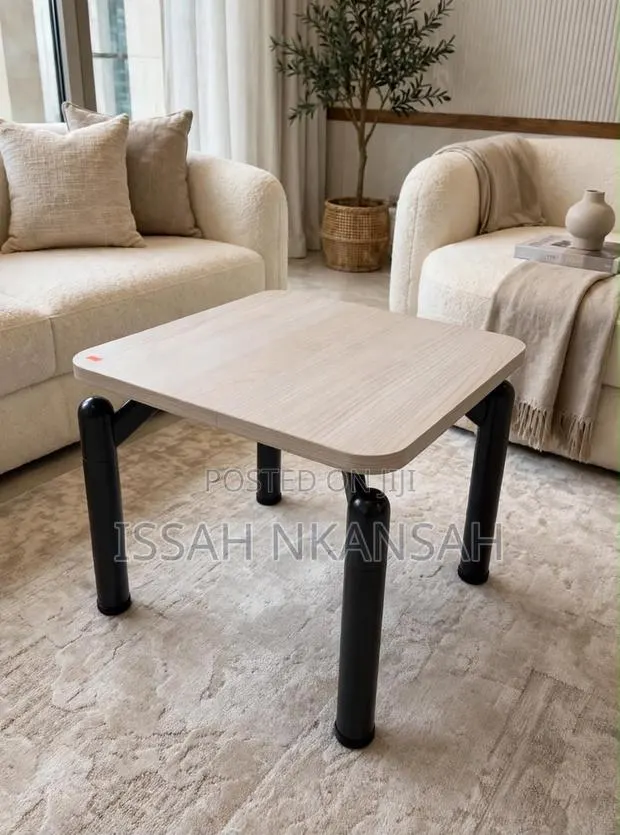Small White Wood Table · Photo 1