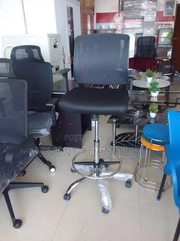 Counter Chair · Photo 1