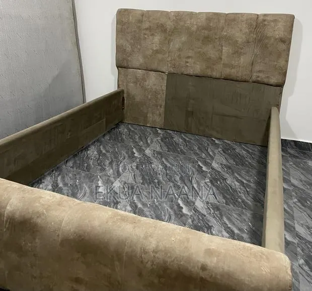 Queen Size Mattress · Photo 1
