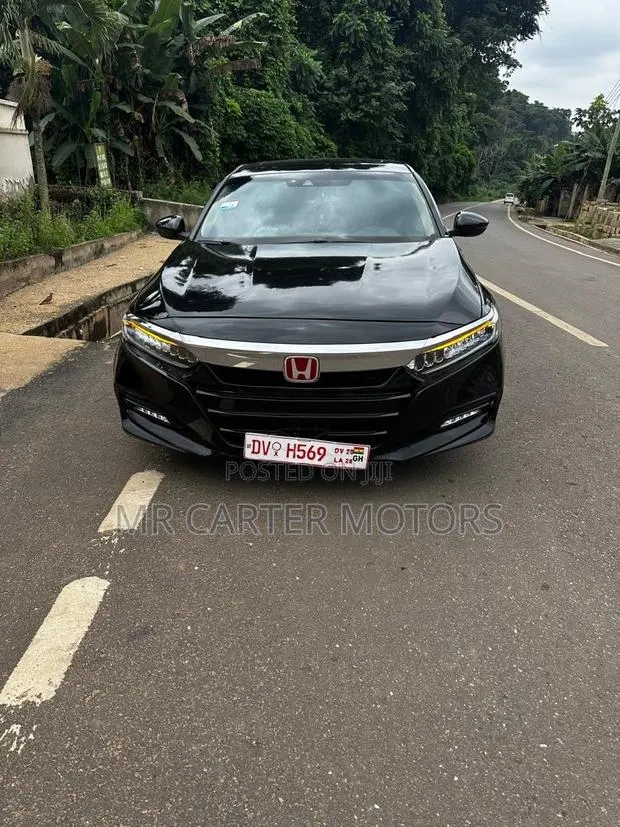 Honda Accord Touring 2.0T 2018 Black · Photo 1