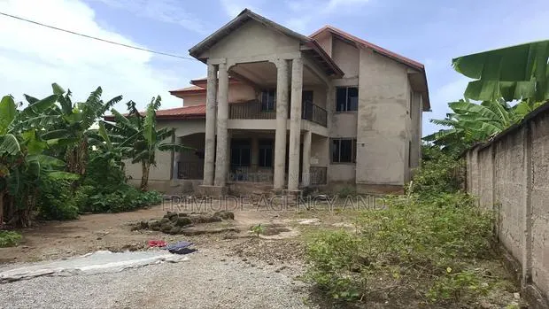 6bdrm House in Trimude Agency And, Kumasi Metropolitan for sale · Photo 1