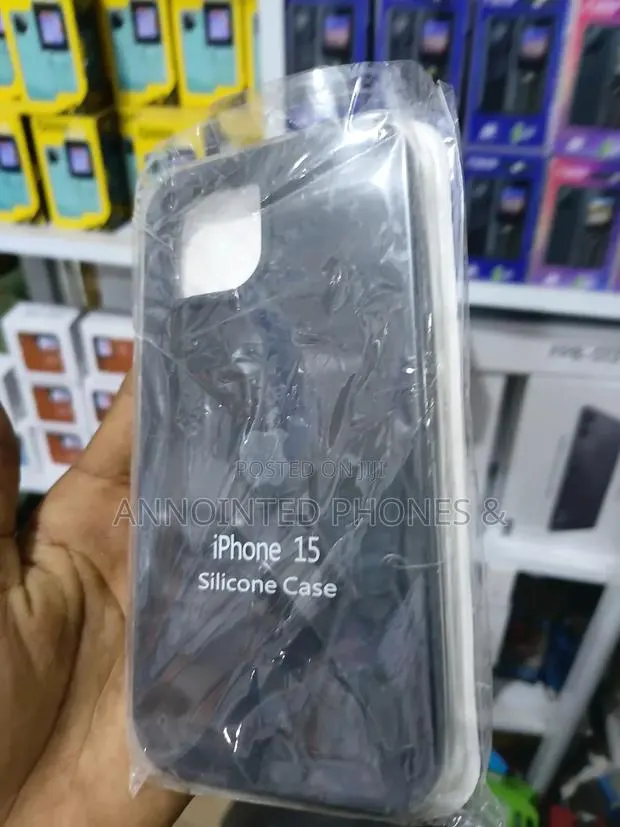 iPhone 15 Pouch · Photo 1