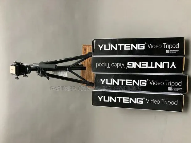 VCT 880 Tripod · Photo 1