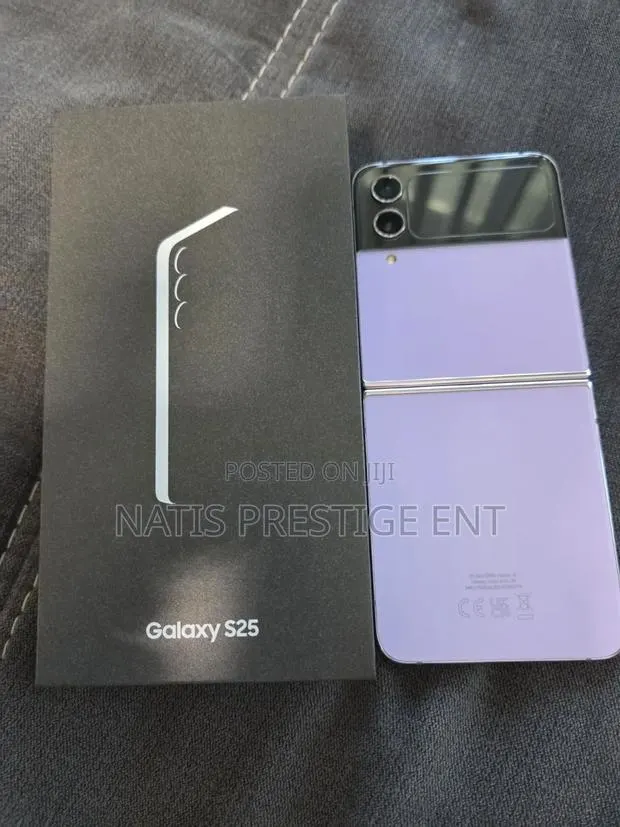 New Samsung Galaxy Z Flip4 256 GB Purple · Photo 1