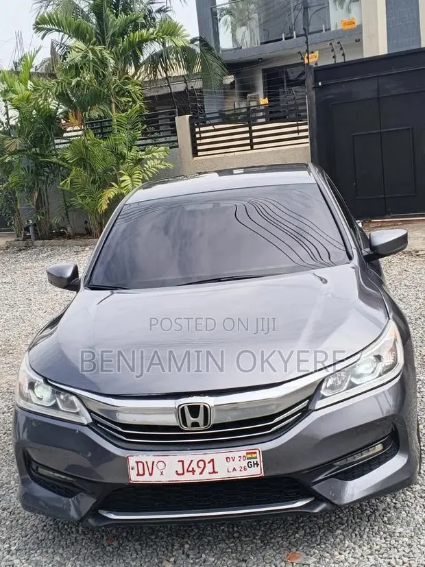 Honda Accord 2018 Gray · Photo 1