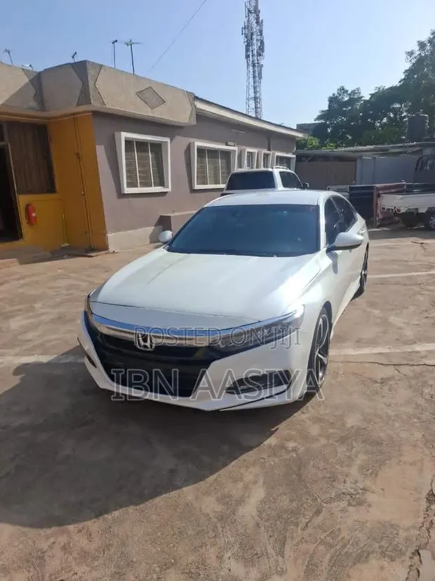 Honda Accord 2020 White · Photo 1