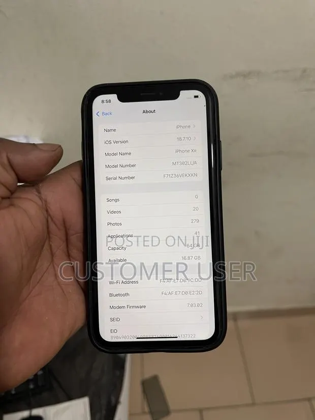 Apple iPhone XR 64 GB Black · Photo 1
