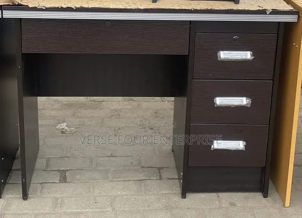 Quality Office Desk · Photo 1