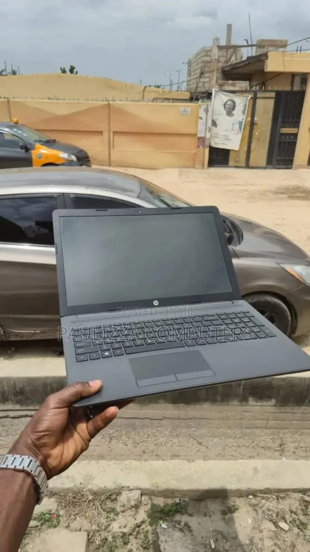 Laptop HP 255 G8 8GB Intel Core i7 HDD+SSD 256GB · Photo 1