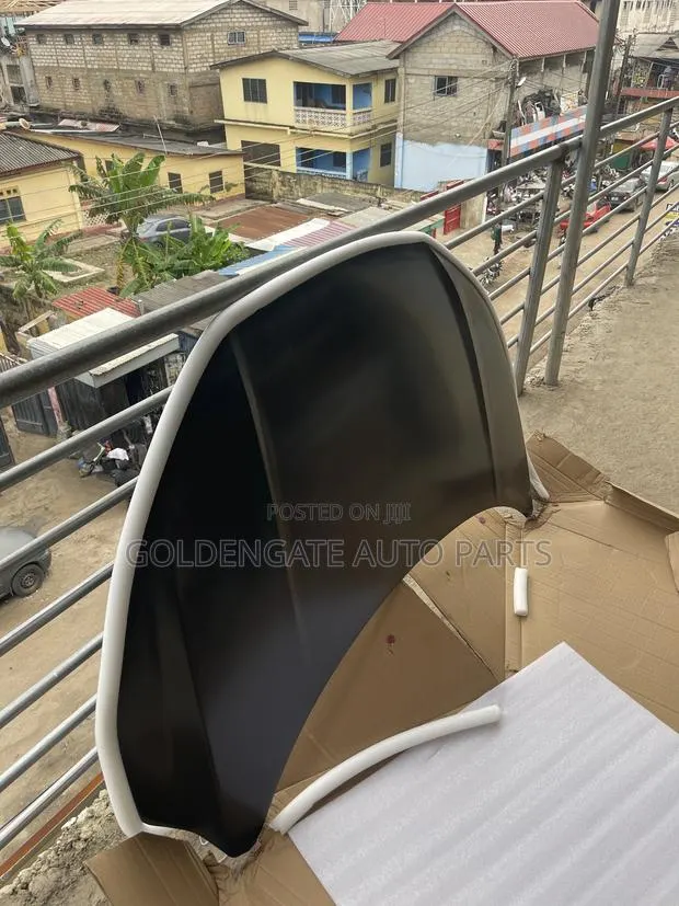 Honda HR-v 15 Bonnet · Photo 1