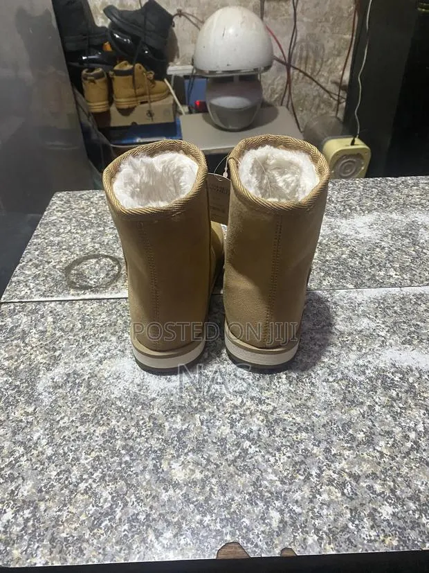 Children Unisex Boot · Photo 3