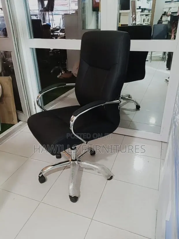 Office Chairs · Photo 1