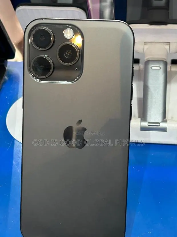 Apple iPhone 16 Pro Max 512 GB Black · Photo 1