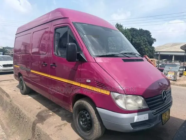 Mercedes-Benz Sprinter 2012 Pink · Photo 1