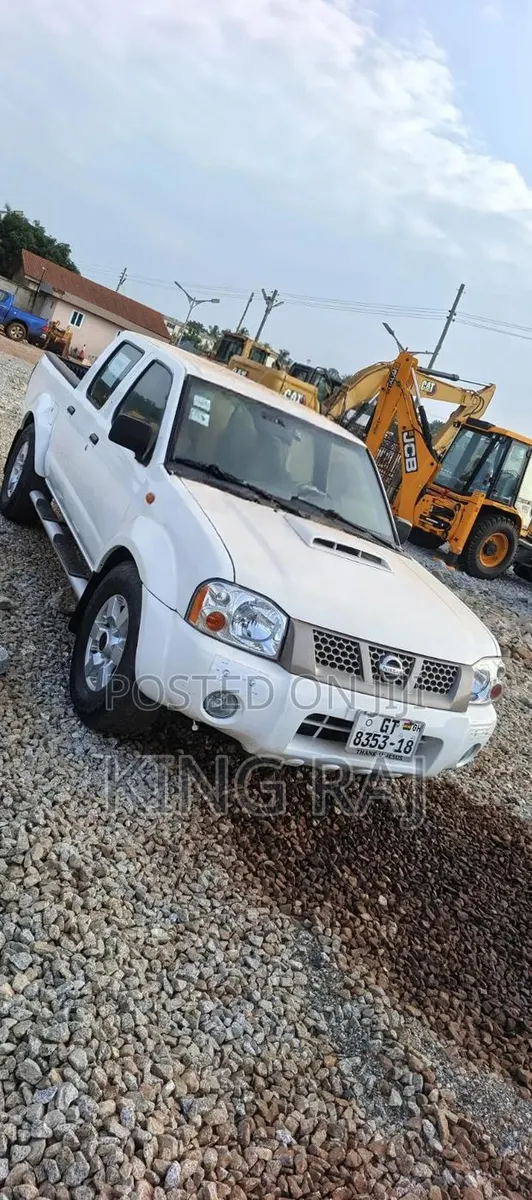 Nissan Hardbody 2018 White · Photo 1