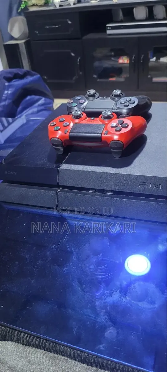 Play Station 4 · Photo 1