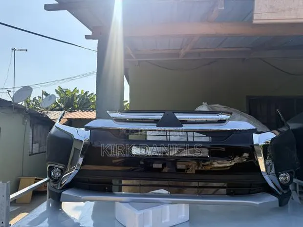 Outlander 2016 Complete Front Bumper · Photo 1
