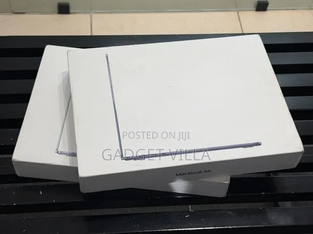 New Laptop Apple MacBook Air 2025 M4 16GB Apple M4 SSD 256GB · Photo 1