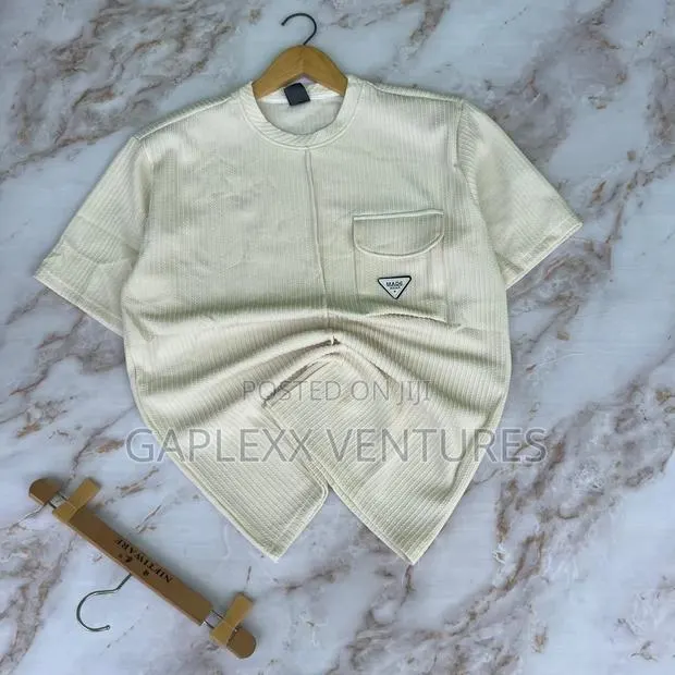 Vintage Round Neck Tops · Photo 1