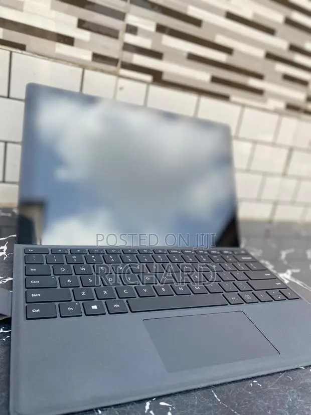 Laptop Microsoft Surface Pro 6 8GB Intel Core i5 SSD 256GB · Photo 1