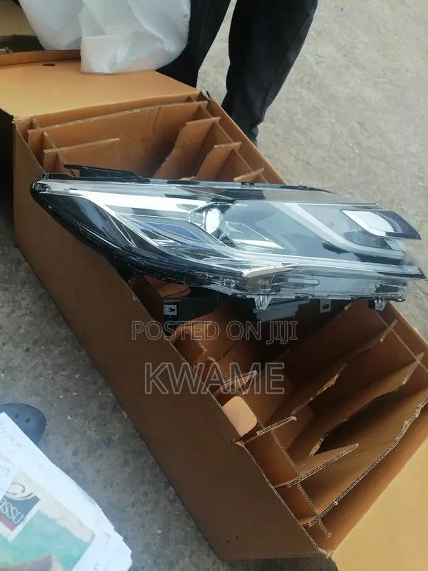 (2019-2022) Mitsubishi Pajero / Montero Sports Headlights (Right) · Photo 1