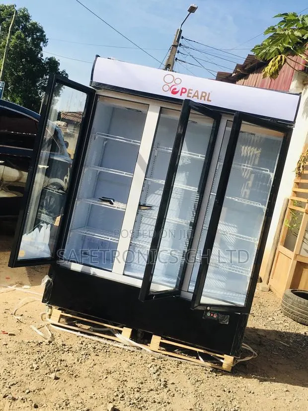 950 Liters Display 3 Doors Pearl PVC-150 Glass Fridge · Photo 1