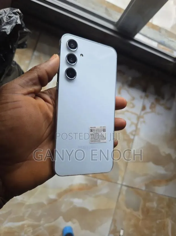 Samsung Galaxy A55 256 GB White · Photo 1