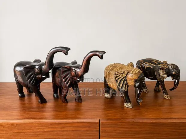 Carved Wooden Elephants · Photo 1