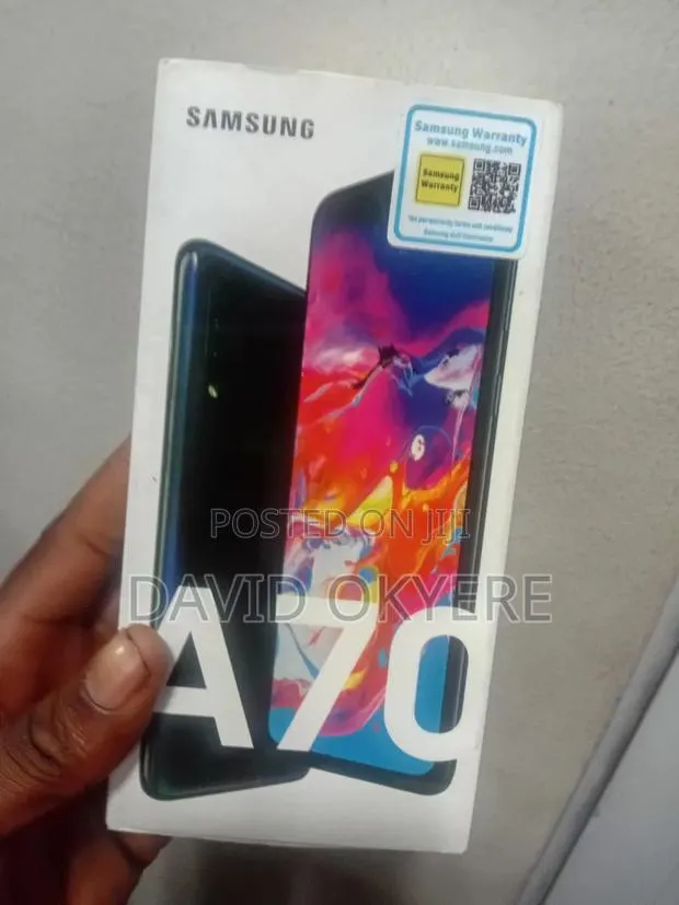 New Samsung Galaxy A70 128 GB Black · Photo 1