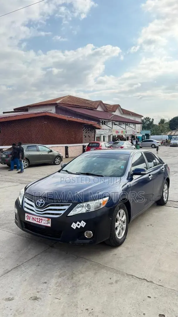 Toyota Camry Base 4dr Sedan (2.5L 4cyl 6M) 2010 Blue · Photo 1