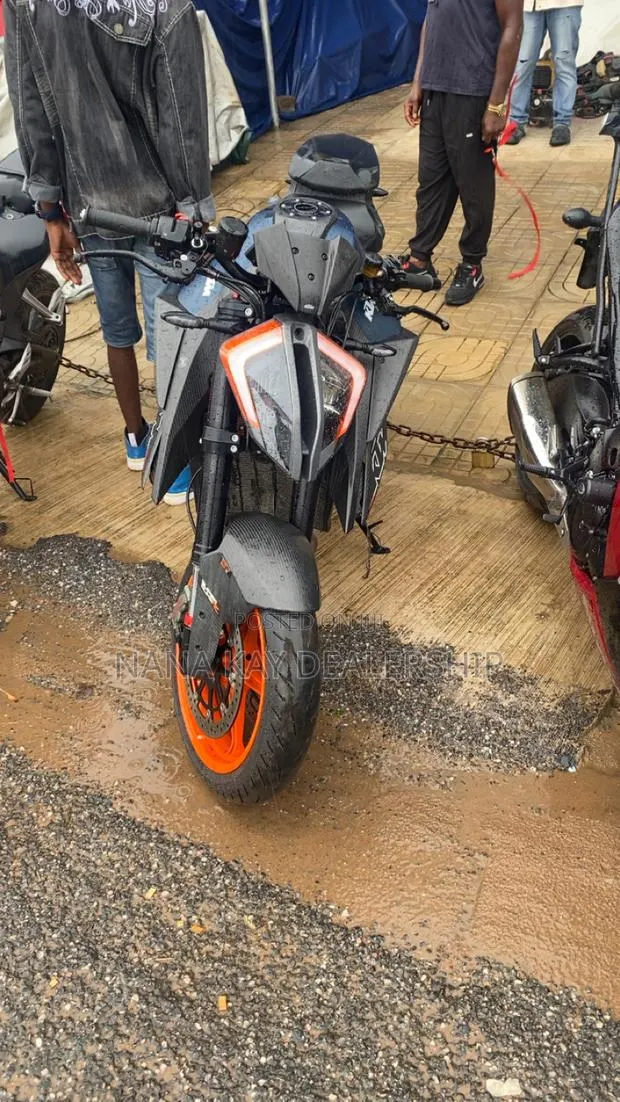 KTM Duke 125 2023 Black · Photo 1