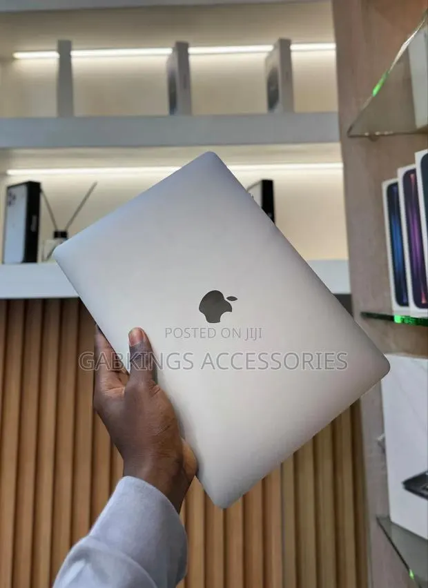 Laptop Apple MacBook Pro 2020 16GB Intel Core i5 SSD 512GB · Photo 1