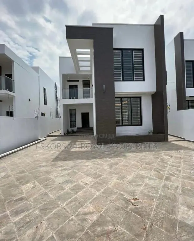 4bdrm House in Lakeside, Ashaley Botwe for sale · Photo 1