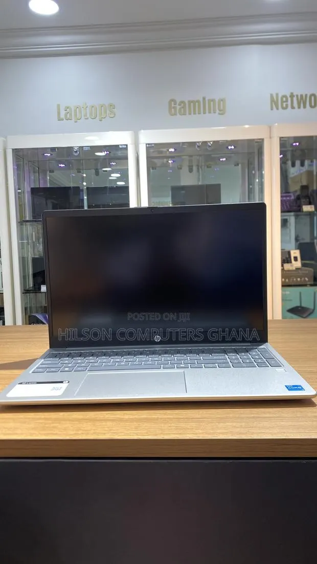 New Laptop HP 8GB Intel Core i3 SSD 256GB · Photo 1
