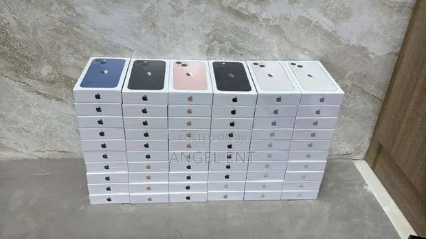 New Apple iPhone 13 256 GB · Photo 1