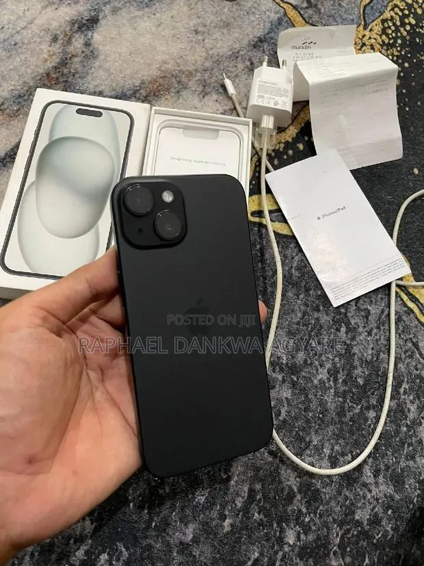 Apple iPhone 15 128 GB Black · Photo 1