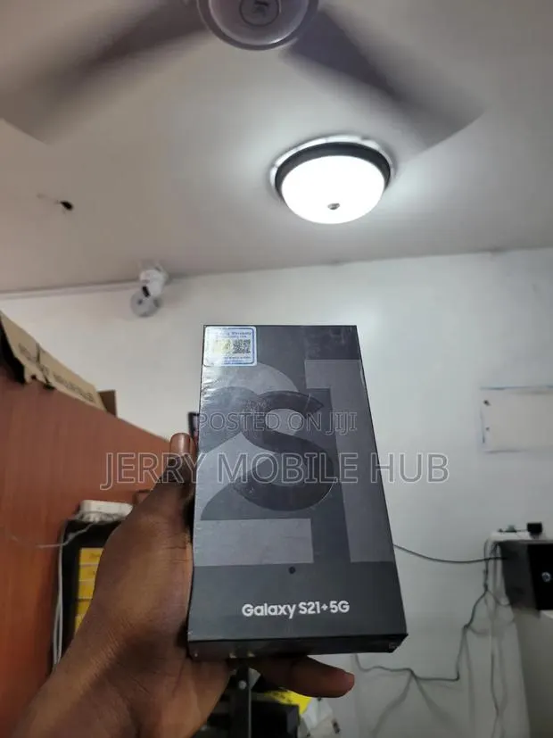 New Samsung Galaxy S21+ 5G 128 GB Gray · Photo 1