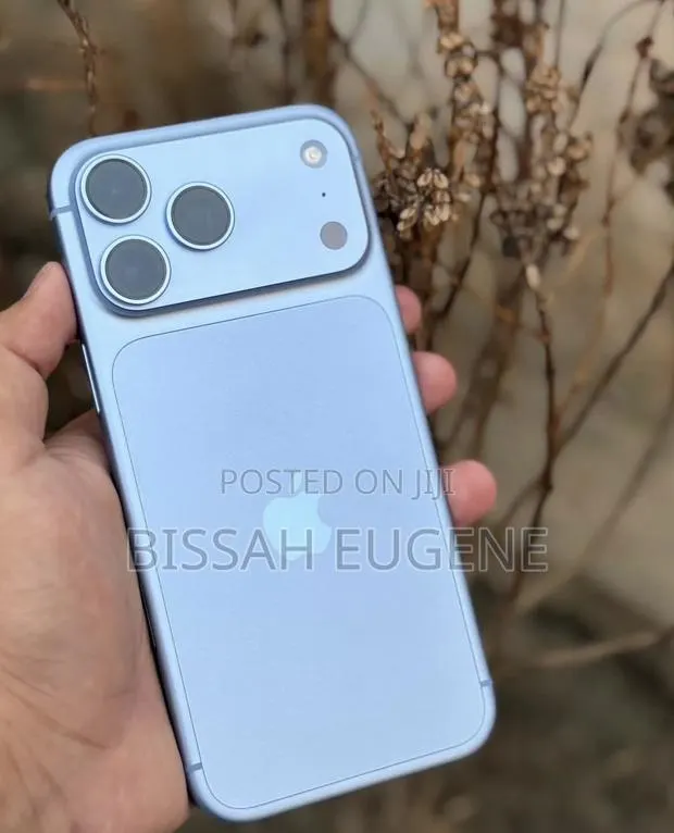 Apple iPhone 18 Pro Max 512 GB Blue · Photo 1