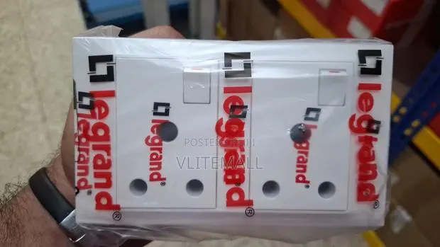 Legeand 15a Double Socket · Photo 1
