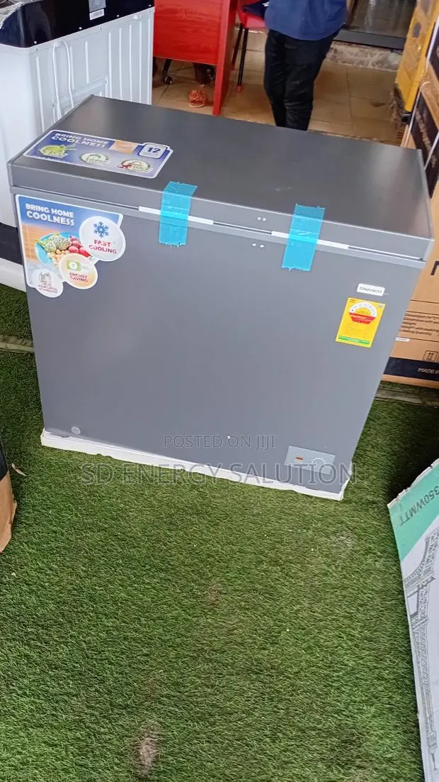 Energy-Saving Nasco Freezer With Spacious Interior · Photo 1