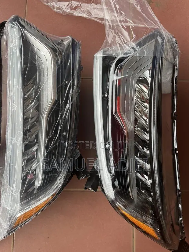 Honda CRV 2017 to 2022 Headlight LED / Touring. · Photo 1