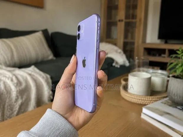 Apple iPhone 11 128 GB Purple · Photo 1