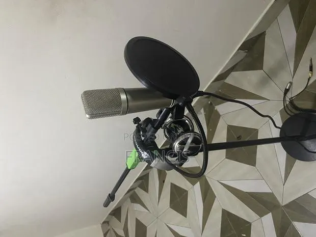 Sennheiser Mic, Pop Filter , Pioneer Headphone Mic Stand · Photo 1