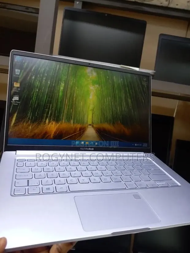 Laptop Asus VivoBook S400CA 8GB Intel Core i5 SSD 512GB · Photo 1